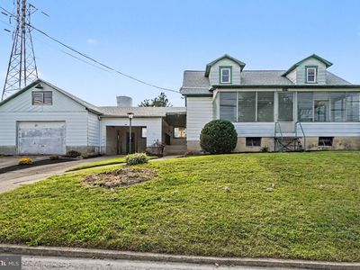 1319 Main St