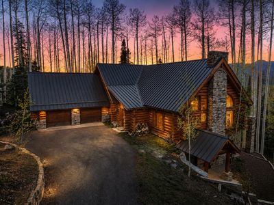 102 Snowdrift Ln