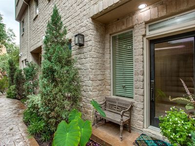 6333 Richmond Ave #B