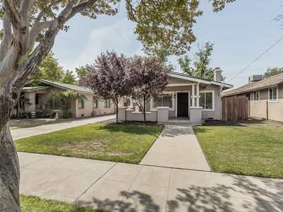 630 E Dudley Ave