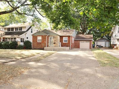 334 E Tuscarawas Ave