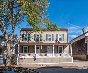 10 Hammond St