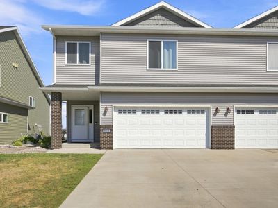 454 Foxtail Dr E