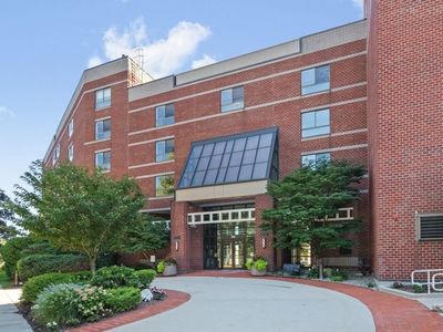 199 Coolidge Ave APT 401