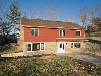 2392 Minneman Rd