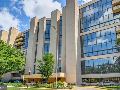 1101 S Arlington Ridge Rd APT 208