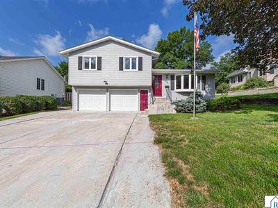 Property at 606 N 9th St, Saint Peter, MN