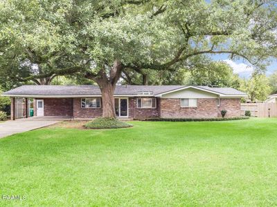 216 Brentwood Blvd
