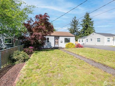 Property at 828 S Hawthorne Street, Tacoma, WA