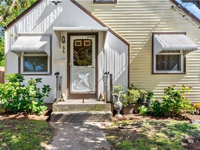 66 Larchmere Dr