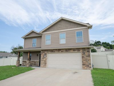 1000 Louisville Dr