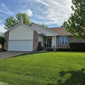 6 Weaver Dr