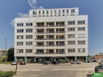 3000 Farnam St APT 9E