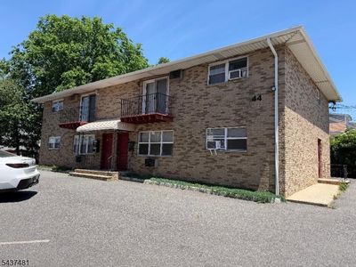 44 Burgh Ave