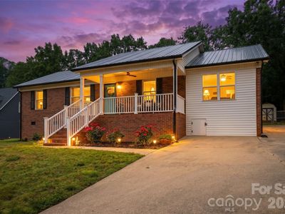 1293 Hickory Nut Ln