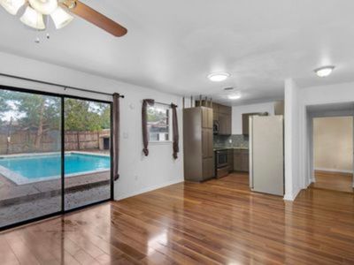 398 Edge Ave