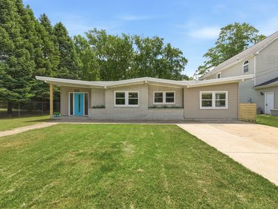 Property at 815 W Detroit St, New Buffalo, MI