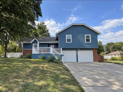 300 Hawthorne Ct