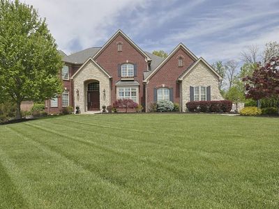 9233 Shallow Creek Dr
