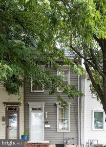 809.5 S Front St