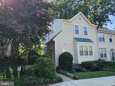 2 Waterside Ct