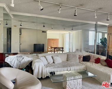 100 S Doheny Dr APT 1009