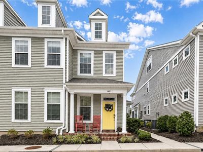 3402 Queens Path
