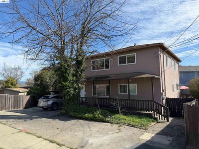 820 Island Dr