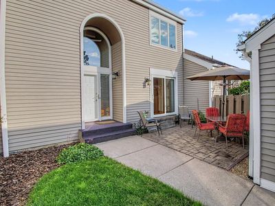 1182 Saint Clair Ave