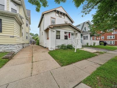 1425 Kenmore Ave