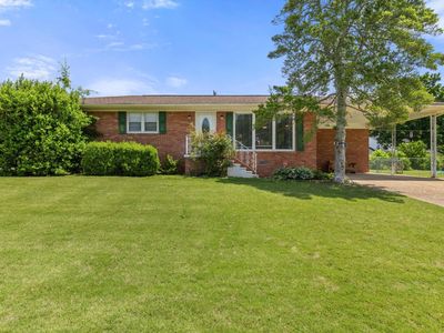 Property at 1916 Crestline Ave, Sheffield, AL