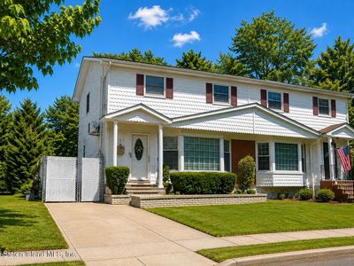 17 Lindenwood Rd