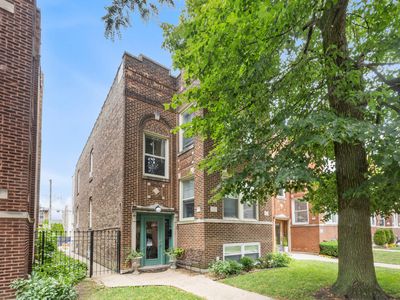 3345 N Springfield Ave