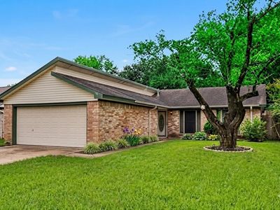 2027 Goodwin Dr