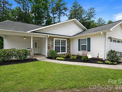 17 Coventry Cir E