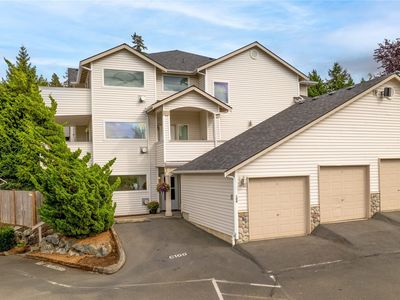 8905 Meridian Place NE #100