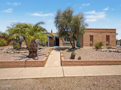 602 N Camino Seco