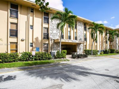 241 S Royal Poinciana Blvd APT 305