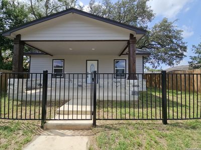 Property at 325 Ave B, Poteet, TX