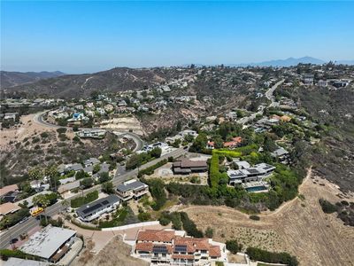 2155 Temple Hills Dr