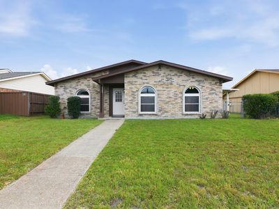 2909 Flagstone Dr
