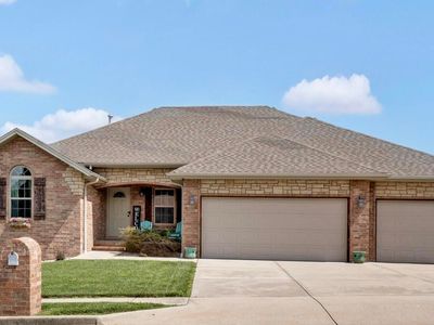 1007 E Highview Drive