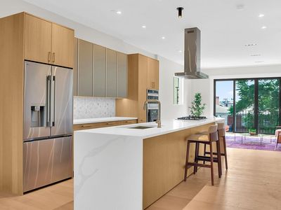 122 3rd Pl APT 2