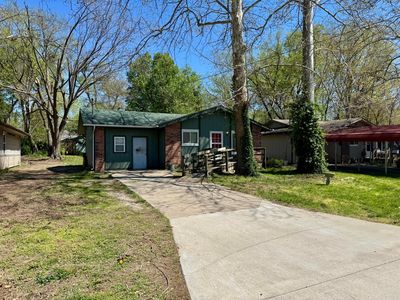 1824 N Hillcrest Avenue