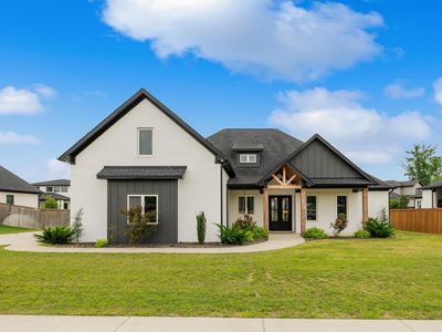 4905 Lake Vista Dr
