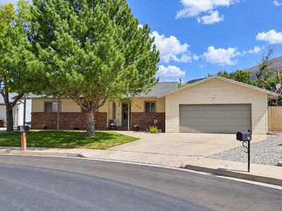 1285 S Mountain View Dr