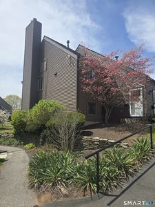50 Hollister Way South #50