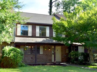 102 Brookwood Ln