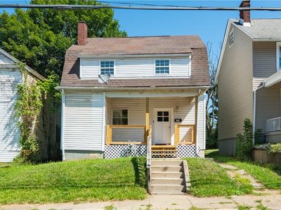 1128 Main St