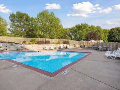 570 Woodhill Dr APT 60